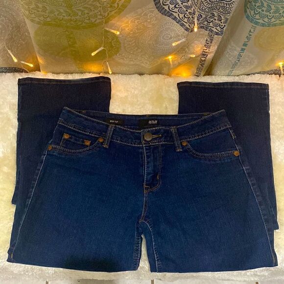 a.n.a, Boot cut jeans with accent designs on back pockets. Dark wash. Womens 4.